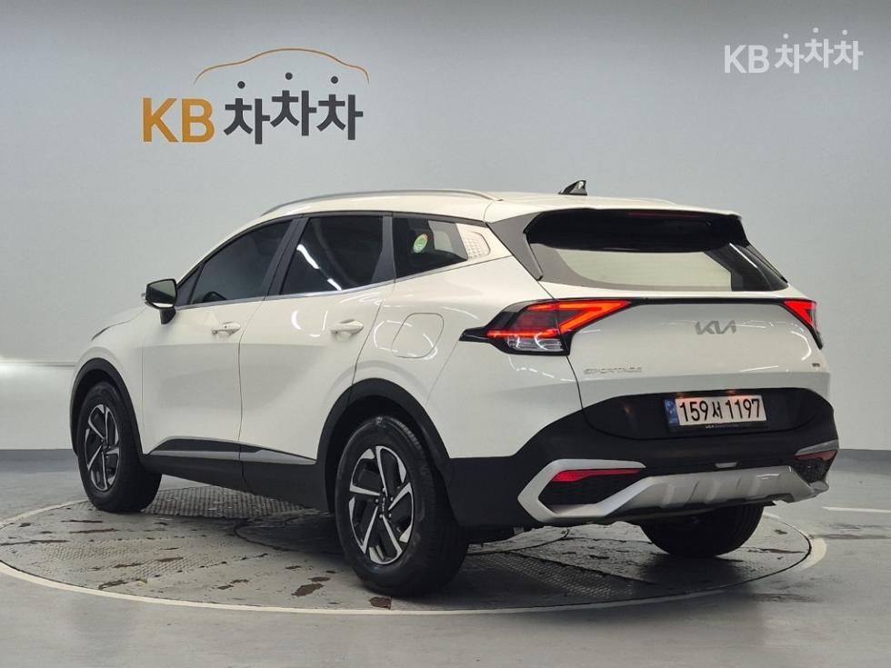 2022 - kia sportage
