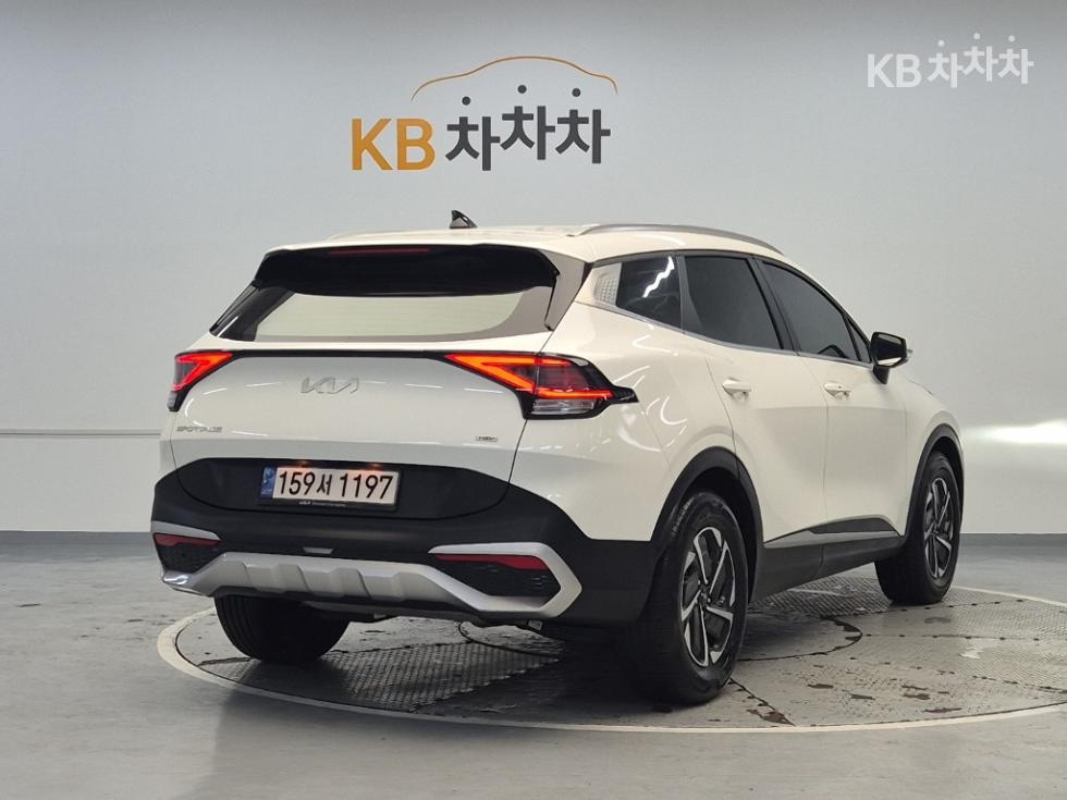2022 - kia sportage