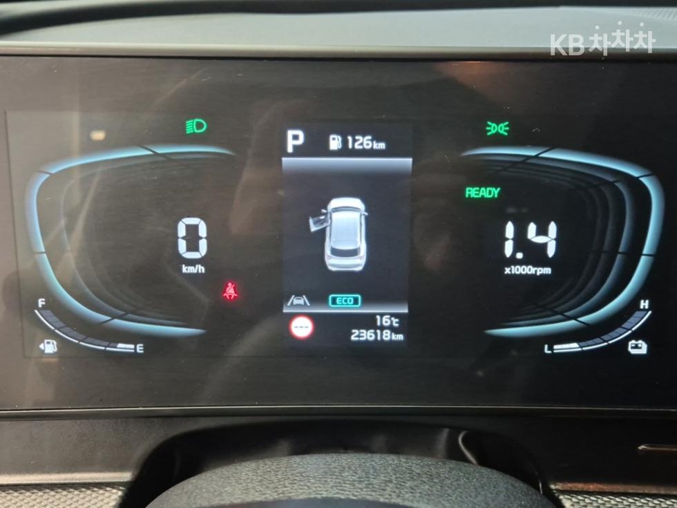 2022 - kia sportage