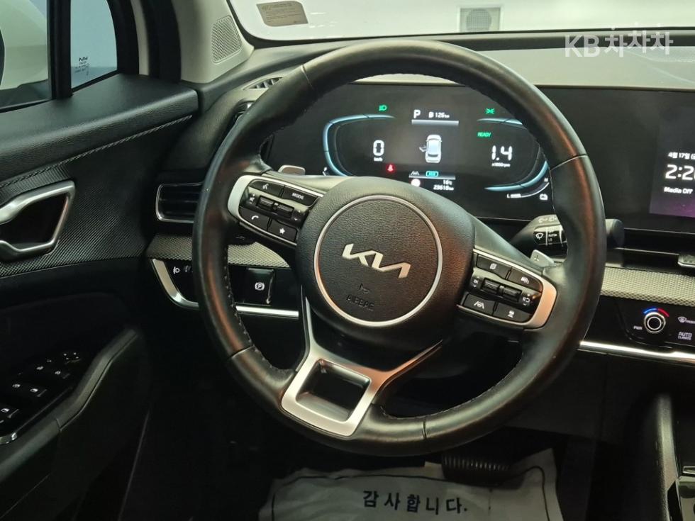 2022 - kia sportage