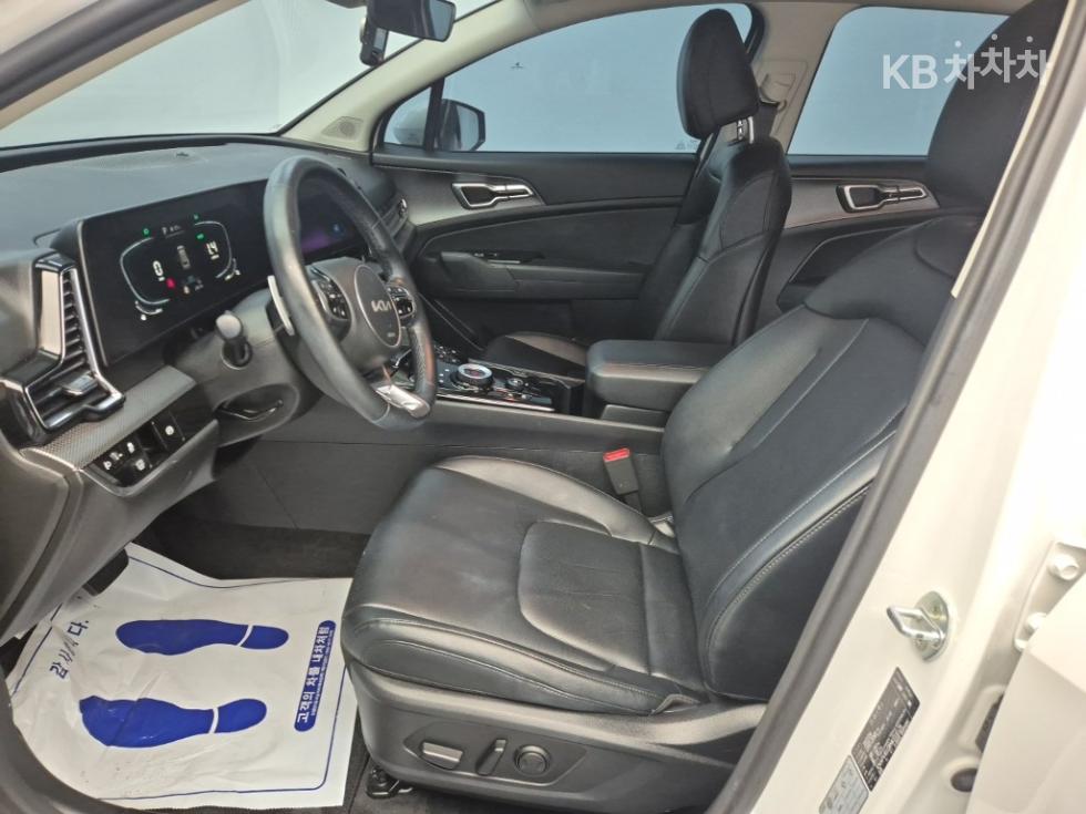 2022 - kia sportage