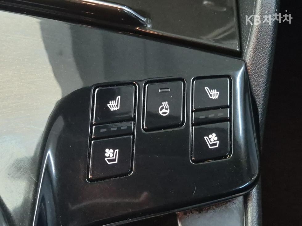 2022 - kia sportage