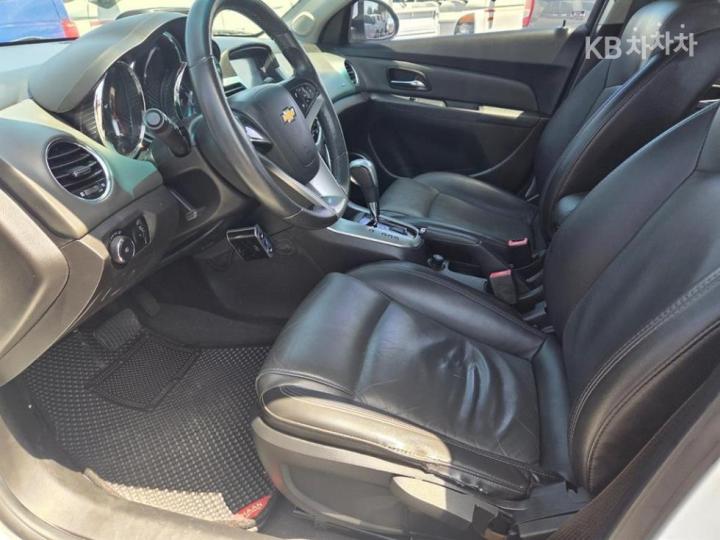 Chevrolet Lacetti Premiere 1.6 CDX IDENTITY Premium Type 8