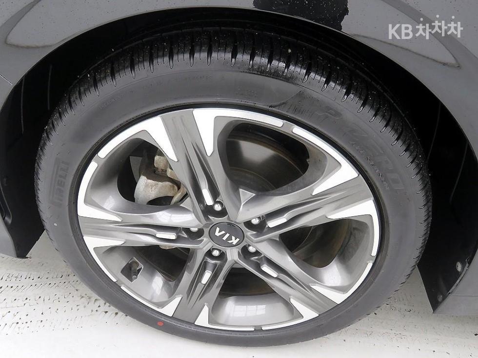 2021 - kia k5