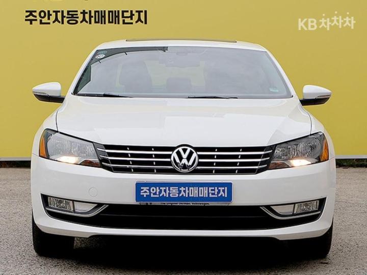 Volkswagen Passat 1.8 TSI Base Type
