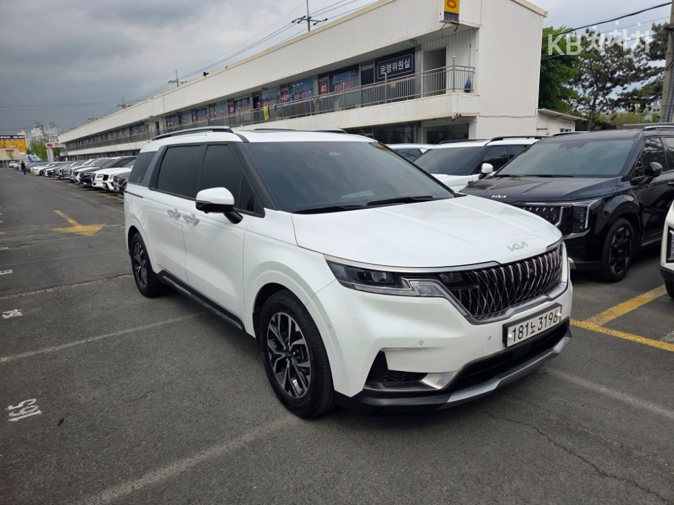 2023 - kia carnival