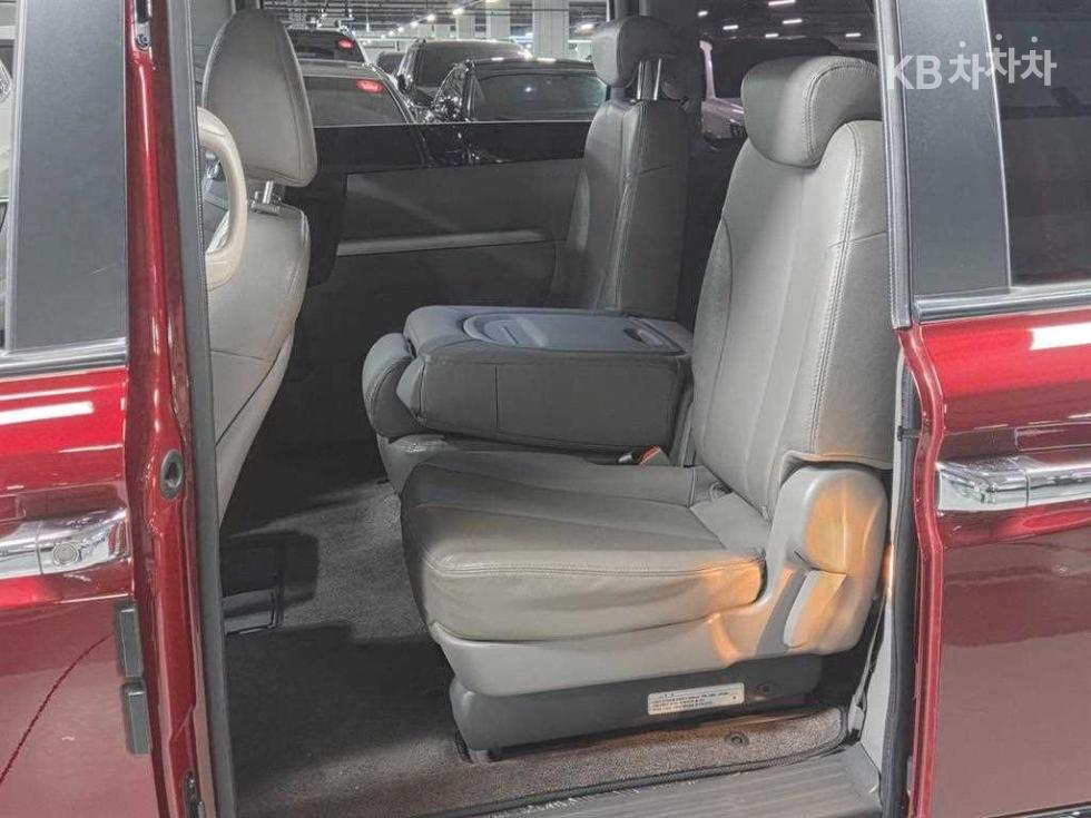 2013 - kia carnival
