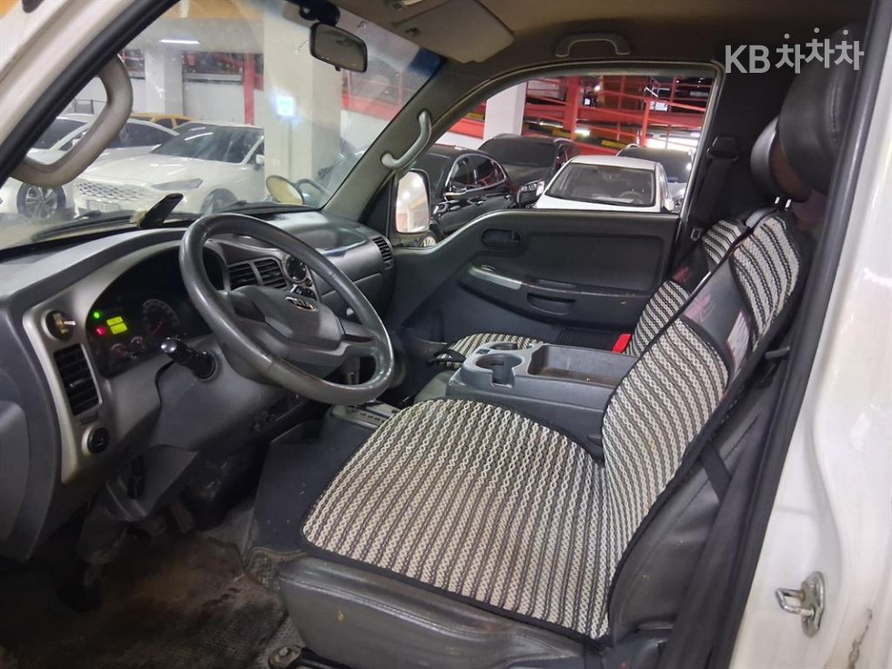 2016 - kia bongo iii