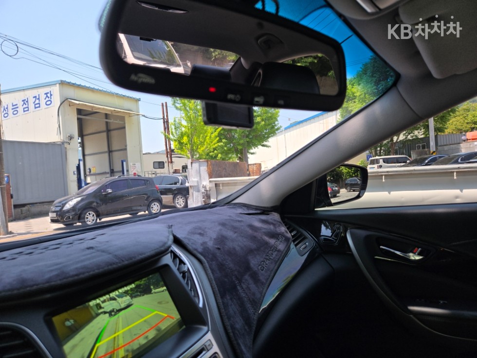 Hyundai Grandeur — miniaturë 13