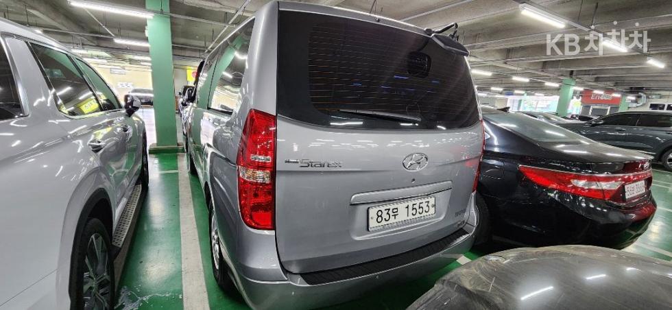 Hyundai Starex — miniaturë 3