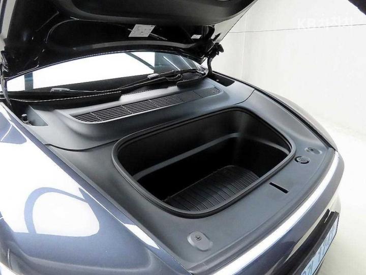 Tesla Model Y Long Range AWD 7