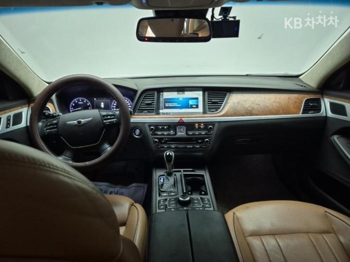 Hyundai Genesis DH G380 Finest Edition AWD 8