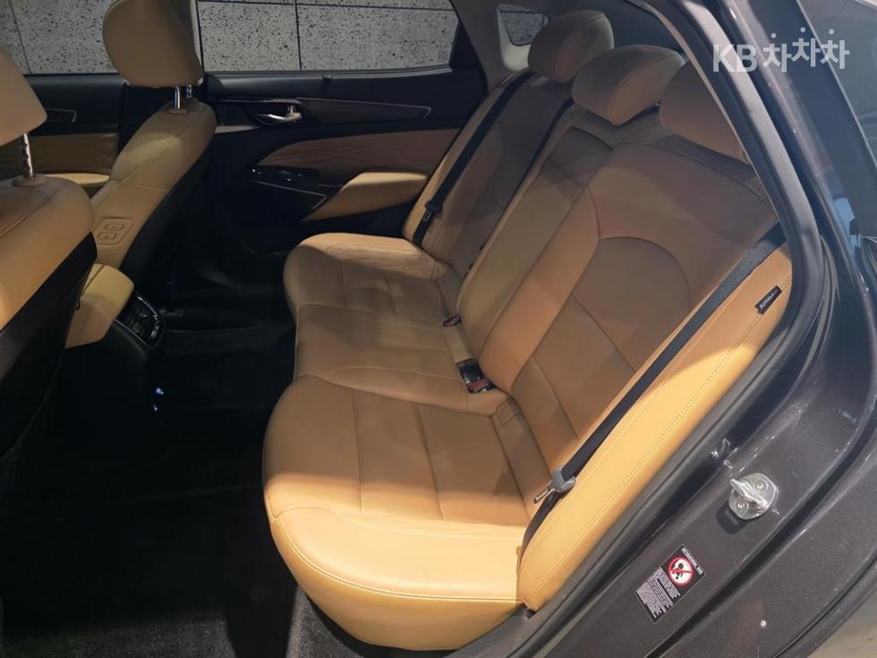 2020 - kia k7