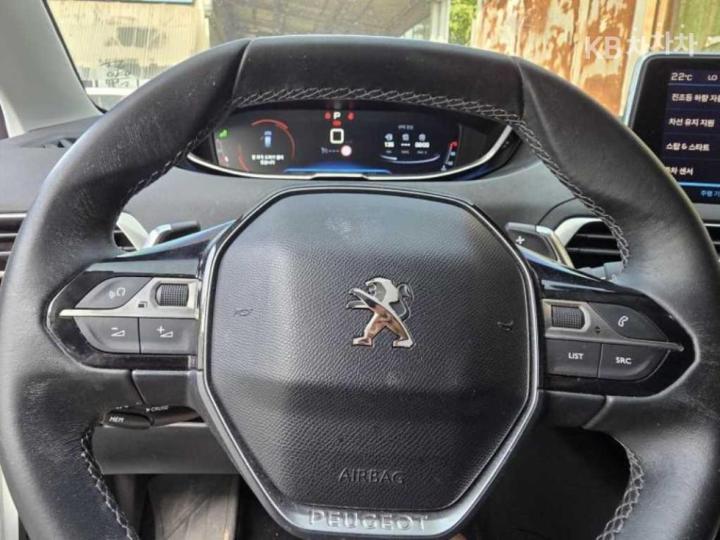 Peugeot 3008 1.6 BlueHDi Allure 8