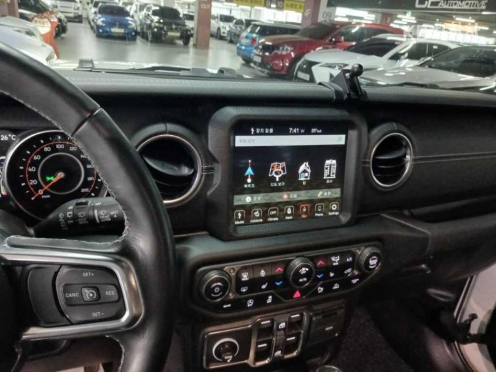 2021 Jeep (JL) photo
