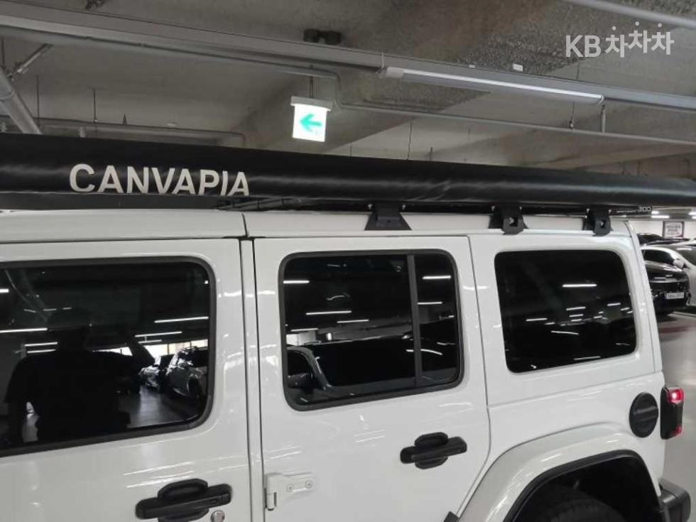 2021 Jeep (JL) photo