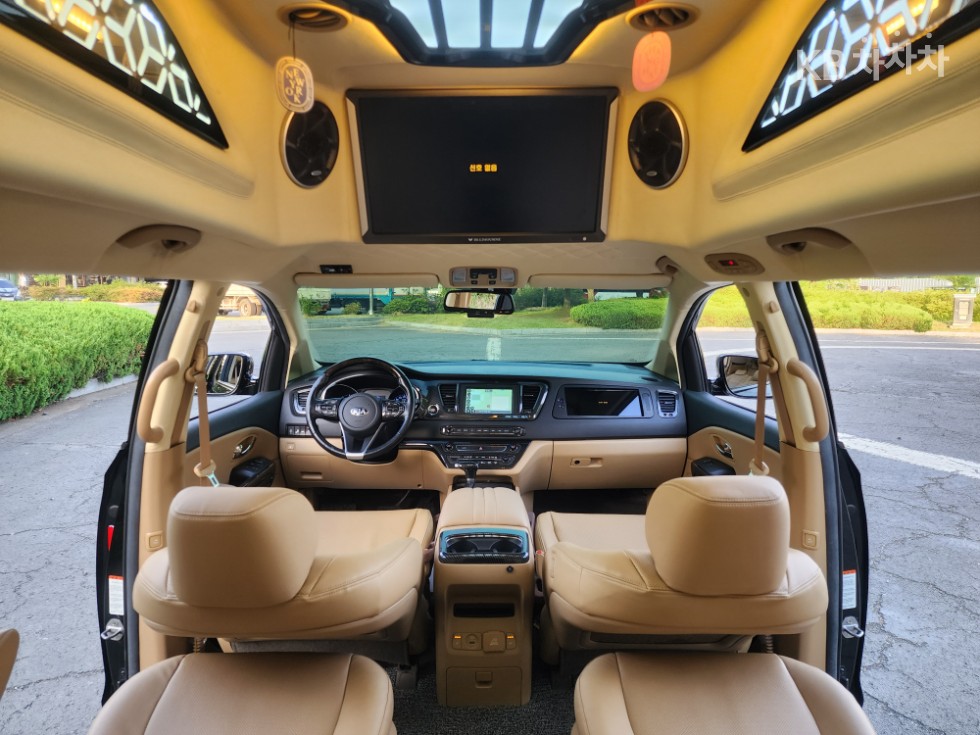 2019 - kia carnival