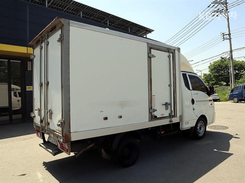 2018 Hyundai 2 photo