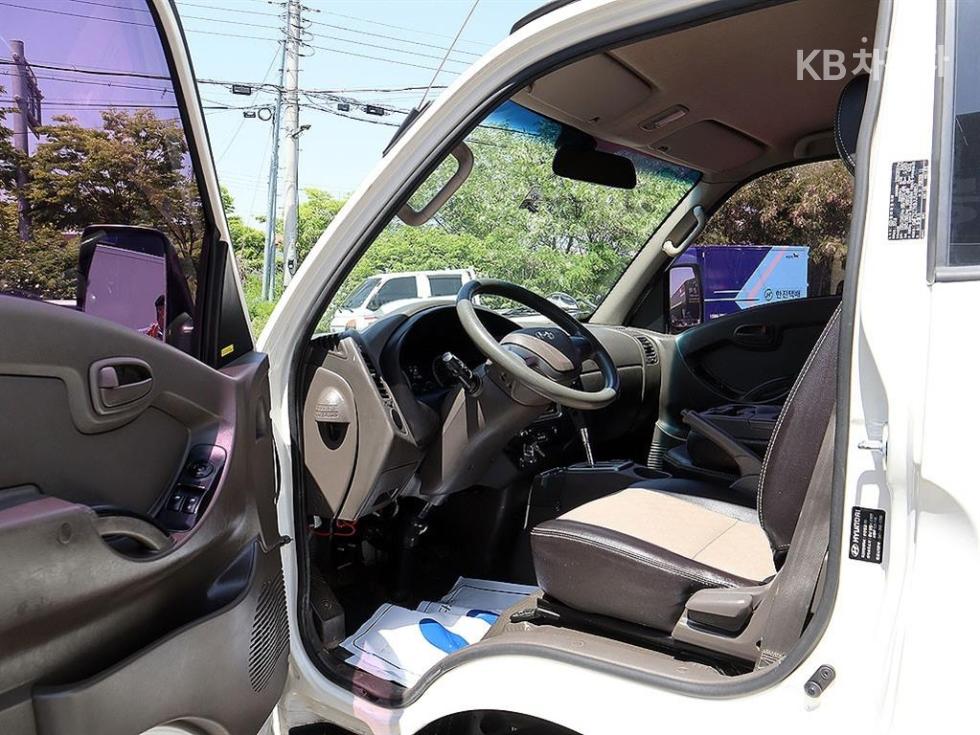 2018 Hyundai 2 photo