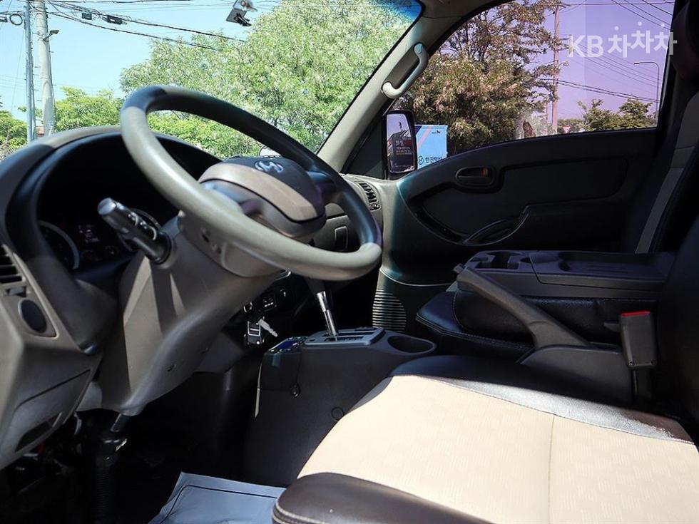 2018 Hyundai 2 photo
