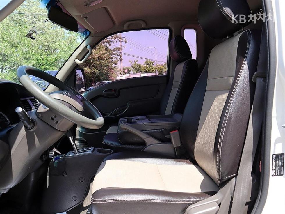 2018 Hyundai 2 photo