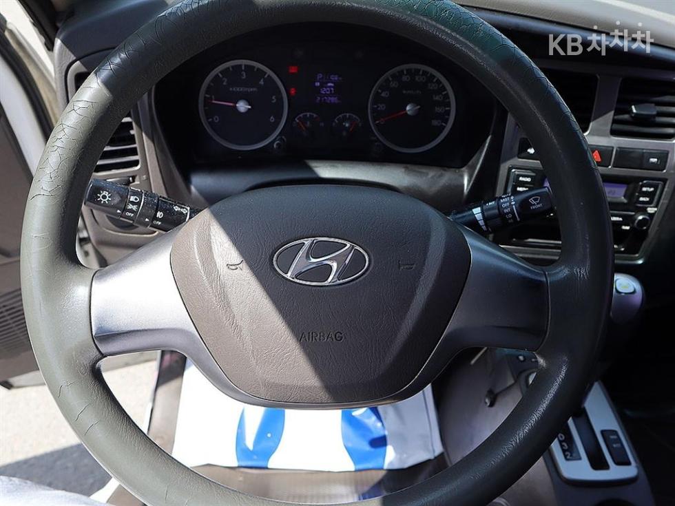 2018 Hyundai 2 photo