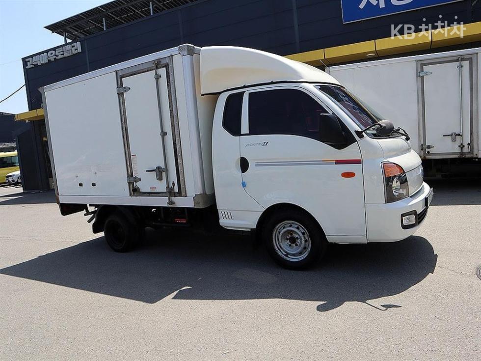 2018 Hyundai 2 photo