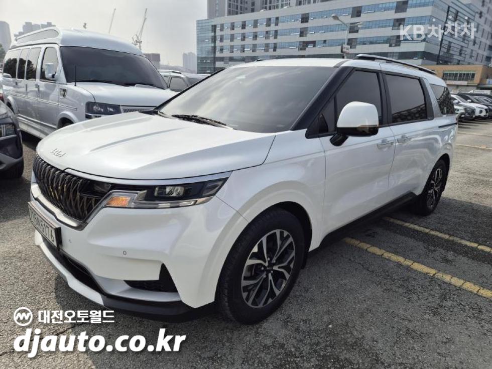 2023 - kia carnival
