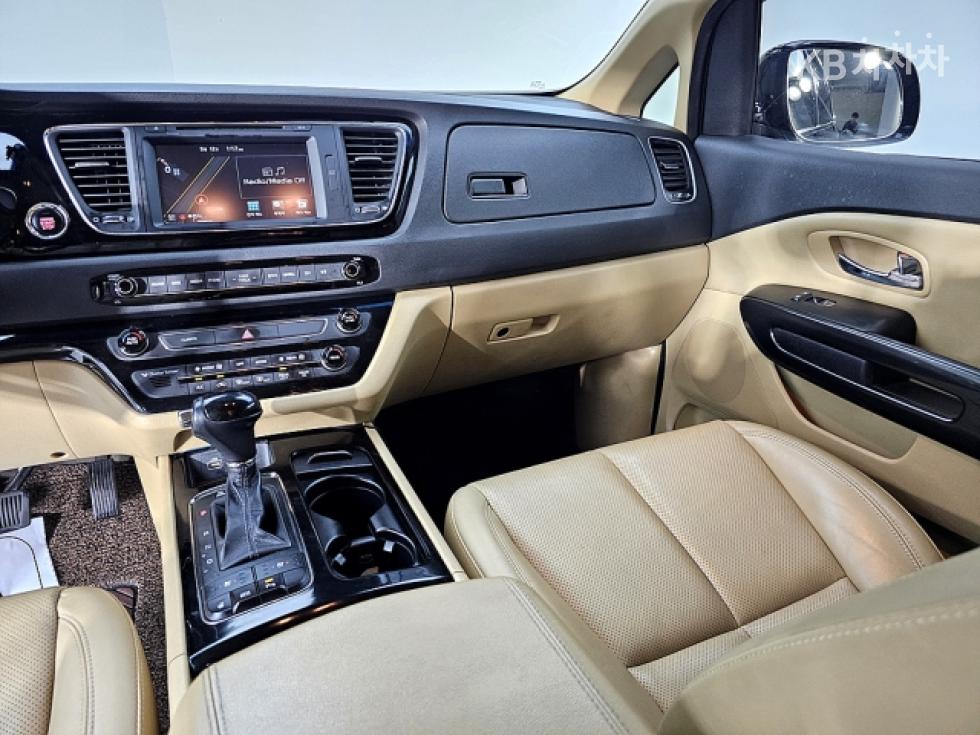 2016 - kia carnival