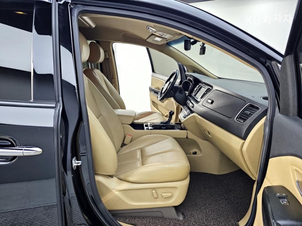 2016 - kia carnival
