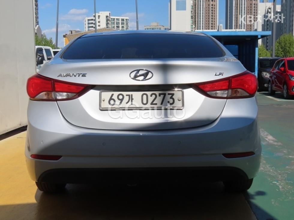 Hyundai Avante — miniaturë 4