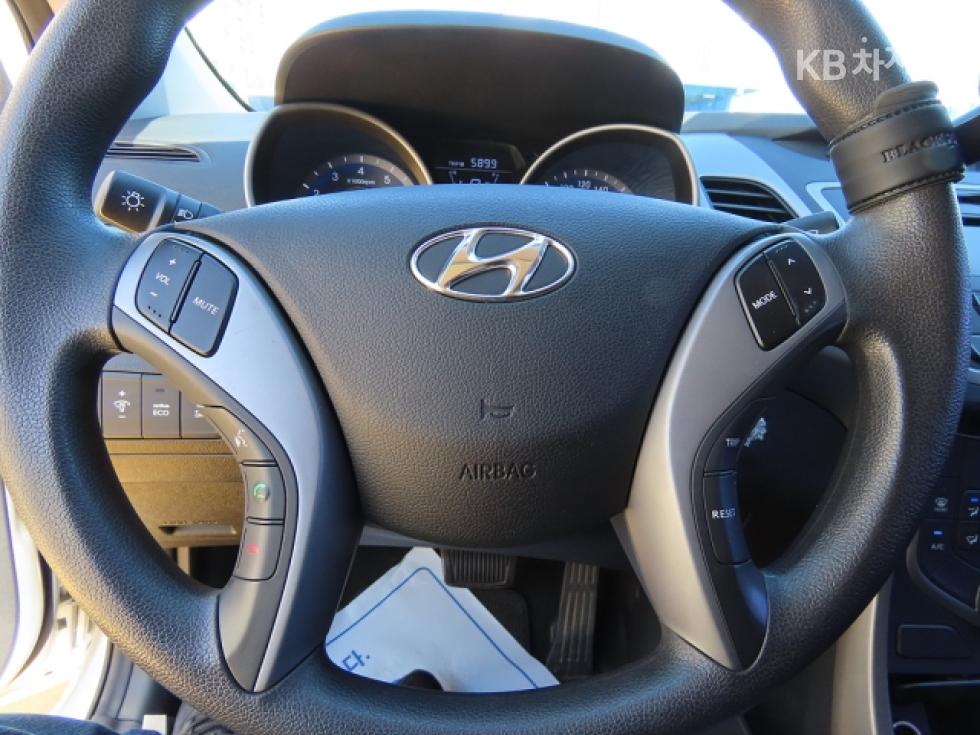 Hyundai Avante — miniaturë 9
