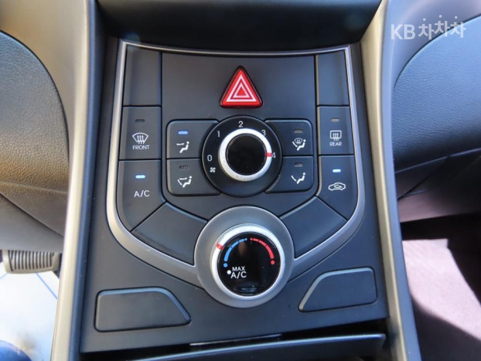 Hyundai Avante — miniaturë 12