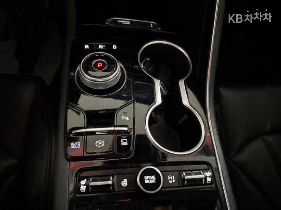 2022 - kia k5