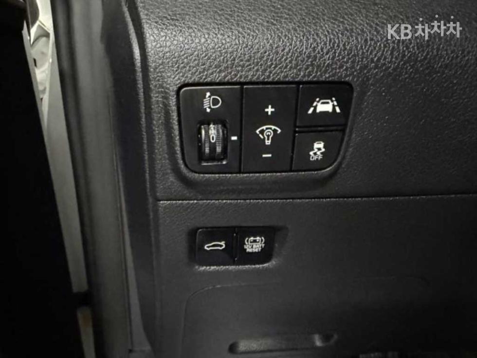 2022 - kia k5