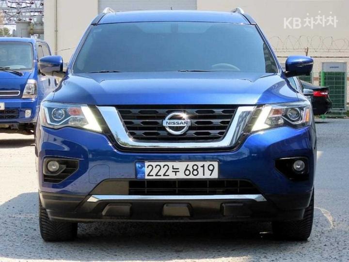 Nissan Pathfinder 3.5 4WD LE