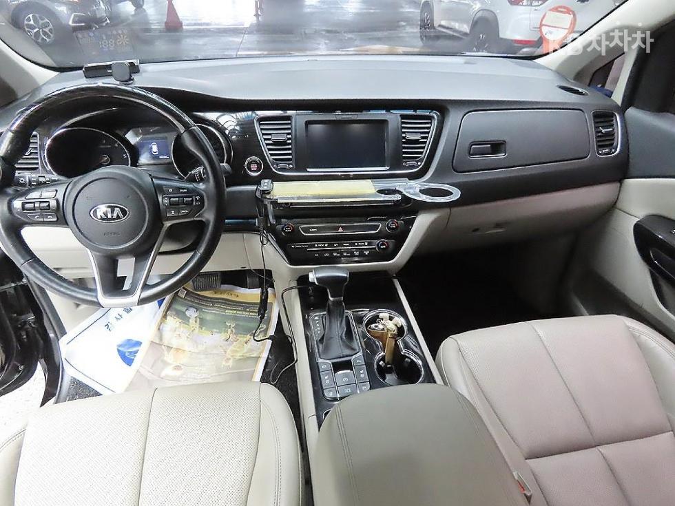 2019 - kia carnival