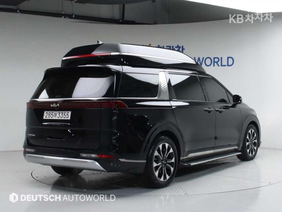2023 - kia carnival