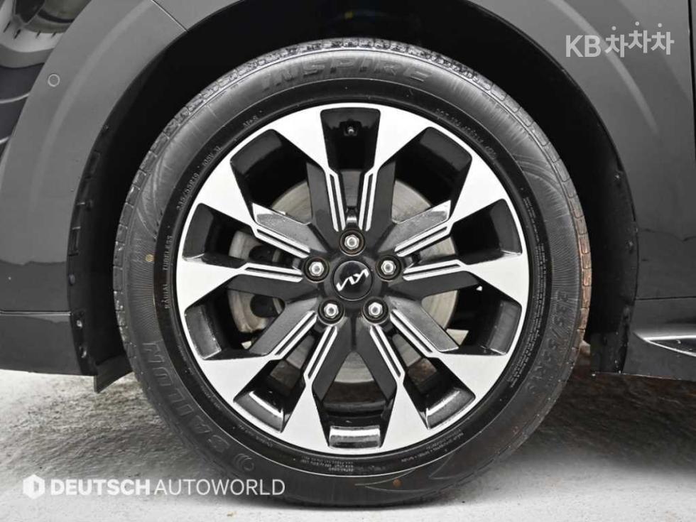 2023 - kia carnival