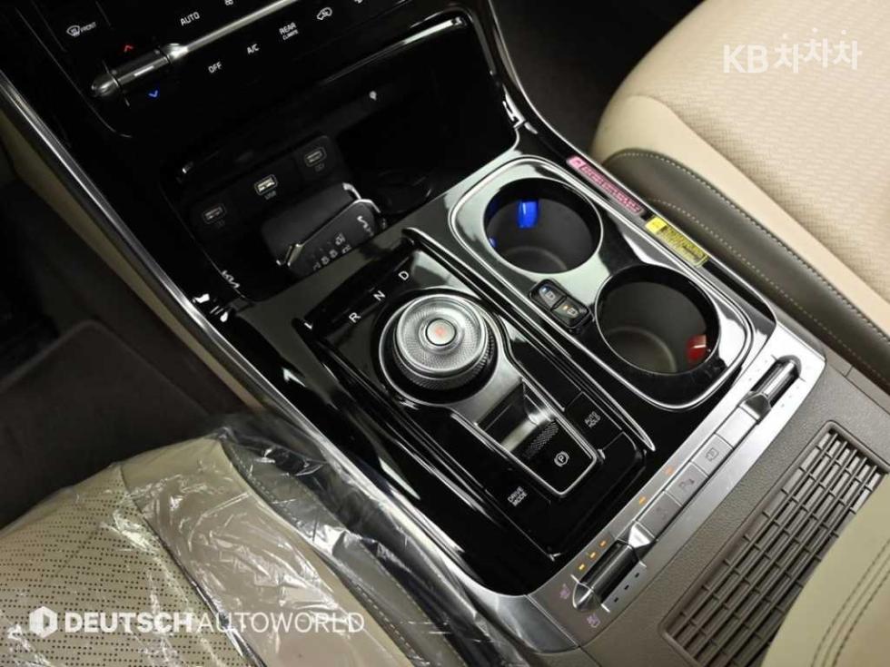 2023 - kia carnival