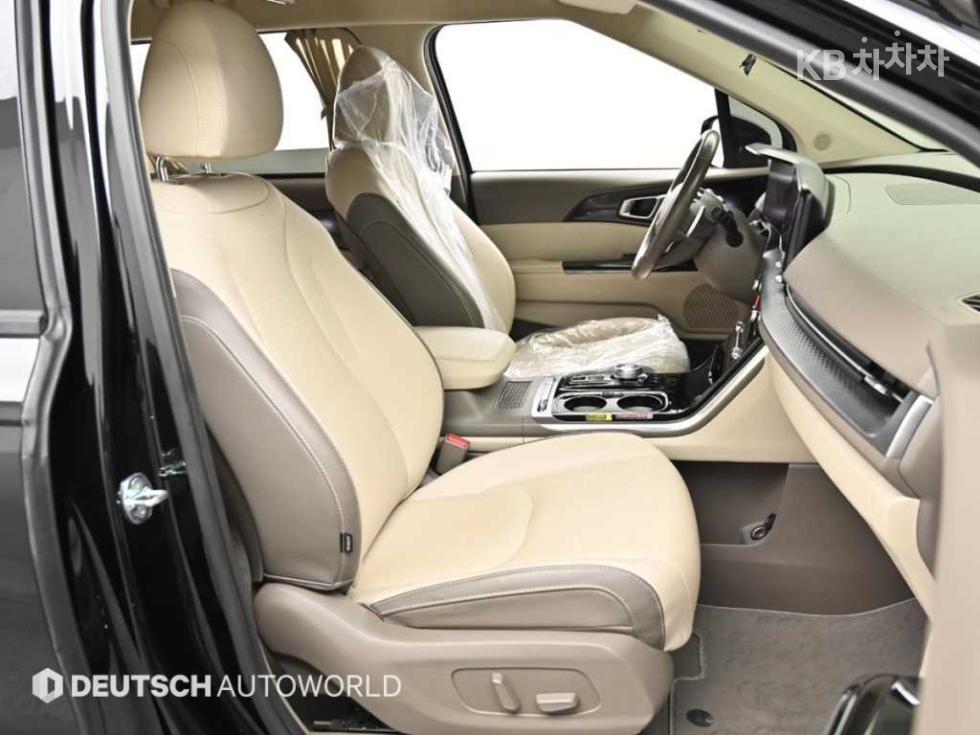 2023 - kia carnival