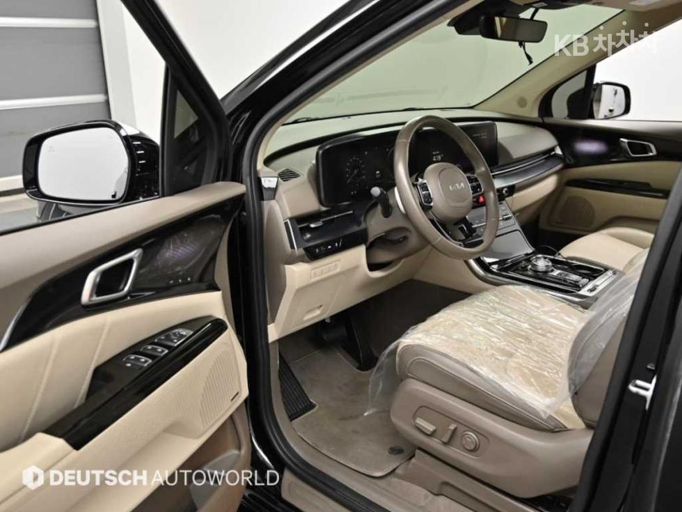 2023 - kia carnival