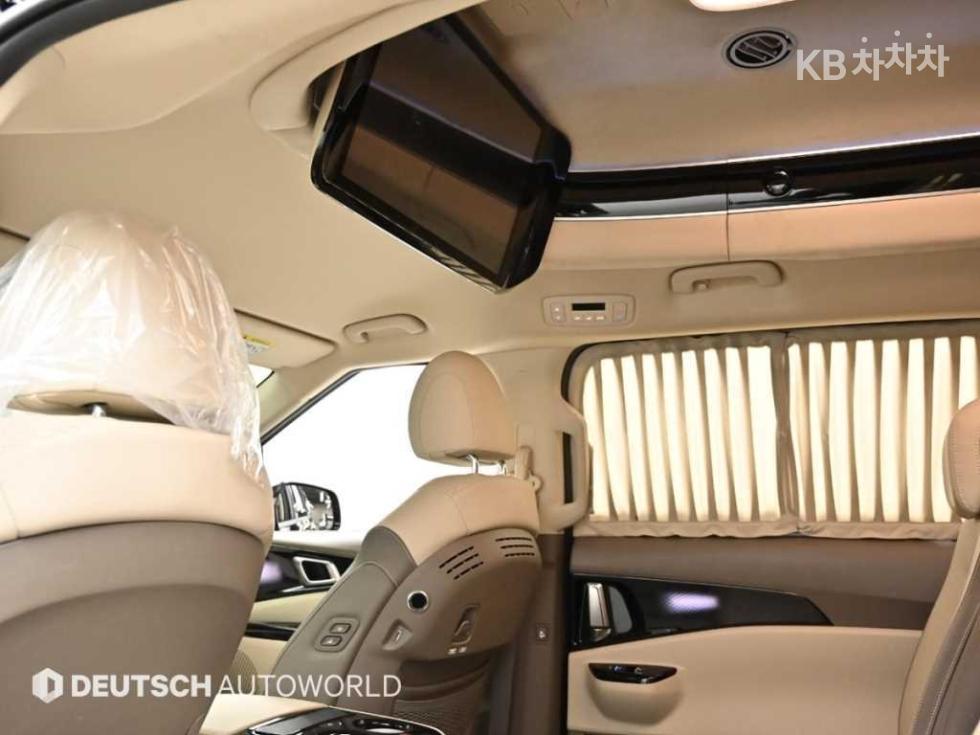 2023 - kia carnival
