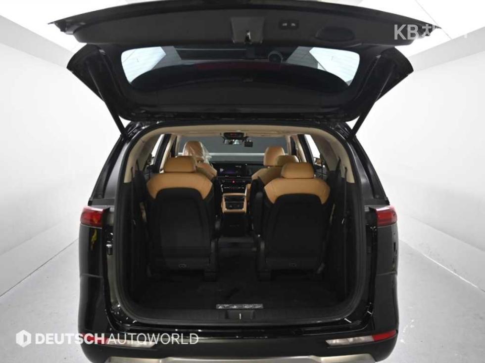 2023 - kia carnival