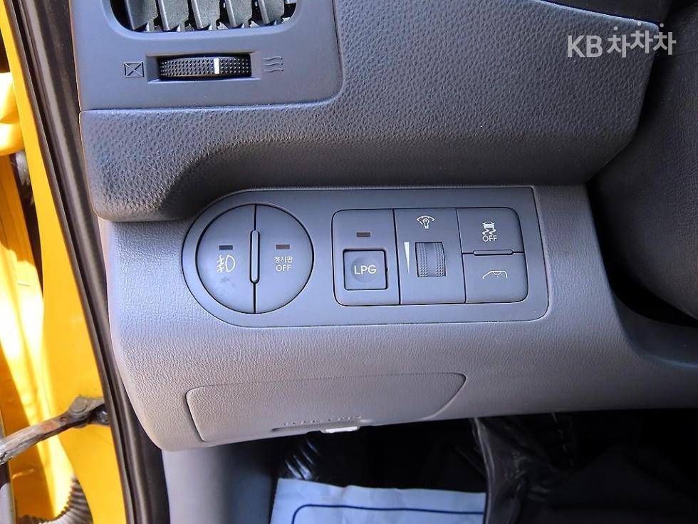 Hyundai Starex — miniaturë 13