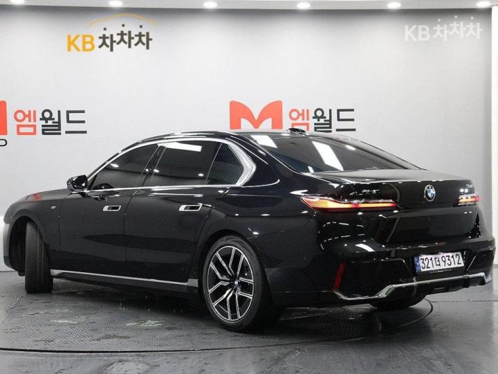 BMW 7er — miniaturë 3