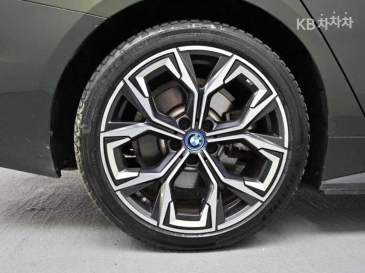 BMW i4 eDrive40 M Sport 6