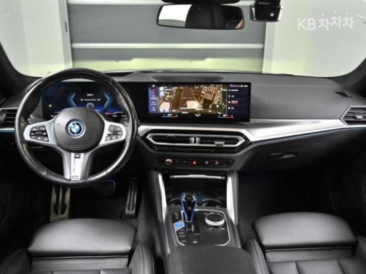 BMW i4 eDrive40 M Sport 8