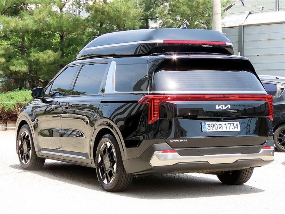 2024 - kia carnival