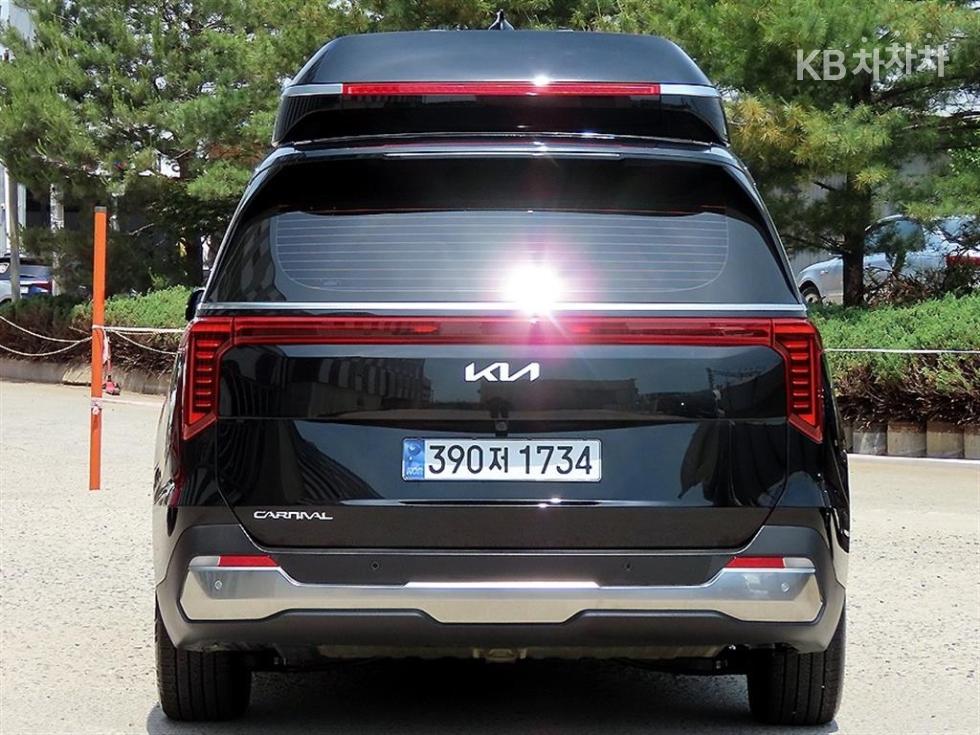 2024 - kia carnival